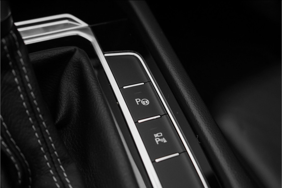 Volkswagen Arteon Shooting Brake 1.4 TSI eHybrid R-Line Pano HUD 360° Massage