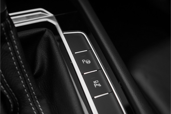 Volkswagen Arteon Shooting Brake 1.4 TSI eHybrid R-Line Pano HUD 360° Massage