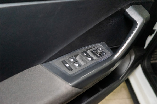 Volkswagen T-Roc 1.0 TSI Business R-Line 116PK | Pano | LED | Carplay | Virtual |