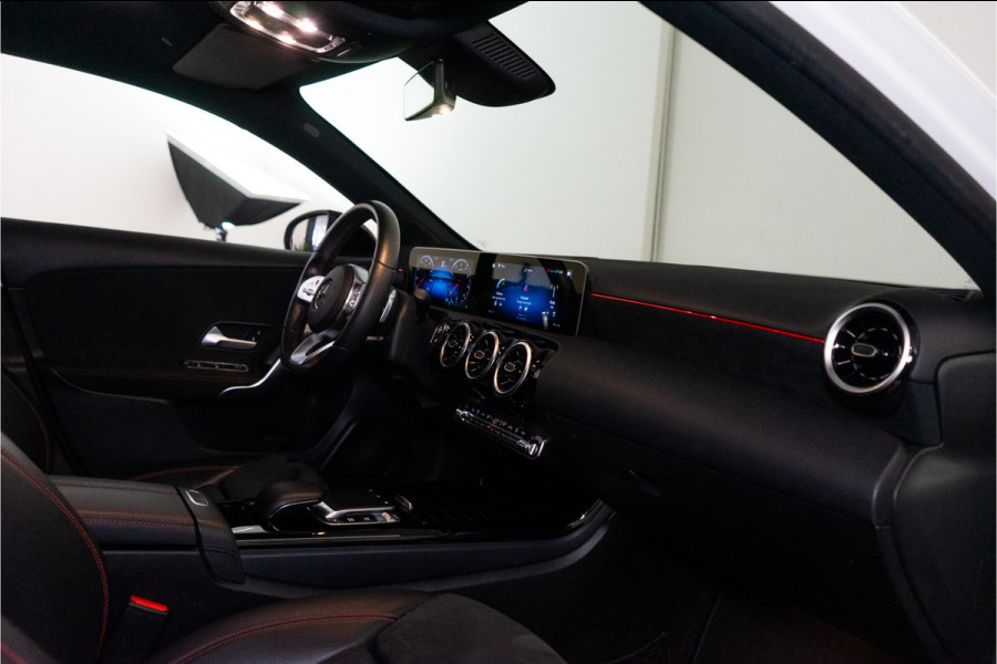 Mercedes-Benz A-Klasse 180 Business Solution AMG 136PK | NL AUTO+NAP | Pano | LED | Stoelverw. | Carplay | Night | Garantie