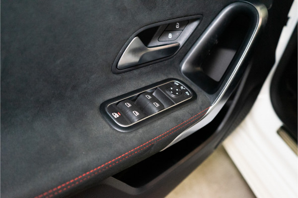Mercedes-Benz A-Klasse 180 Business Solution AMG 136PK | NL AUTO+NAP | Pano | LED | Stoelverw. | Carplay | Night | Garantie