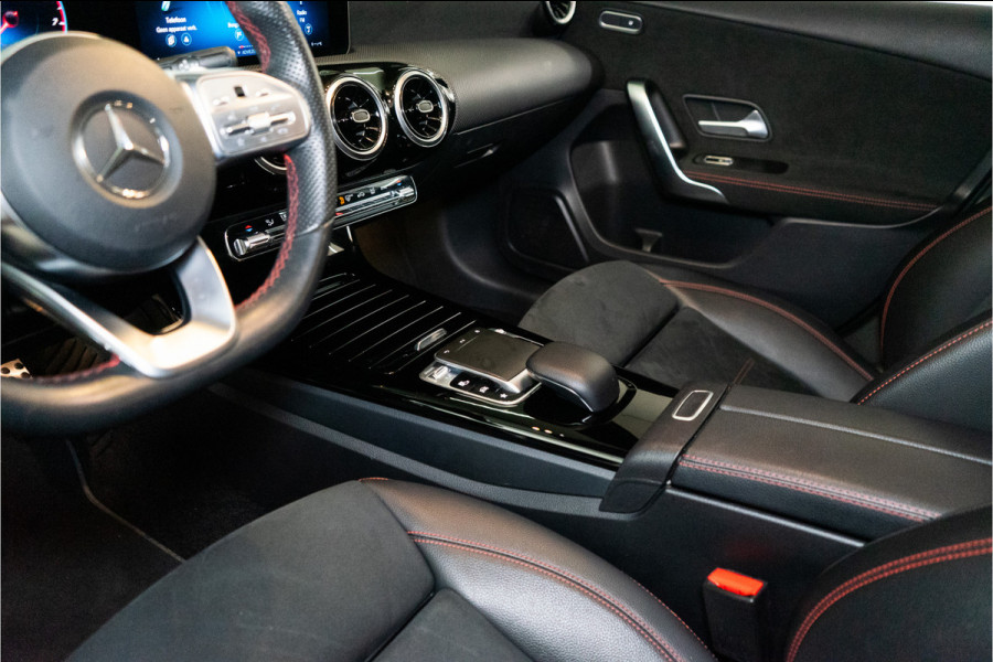 Mercedes-Benz A-Klasse 180 Business Solution AMG 136PK | NL AUTO+NAP | Pano | LED | Stoelverw. | Carplay | Night | Garantie