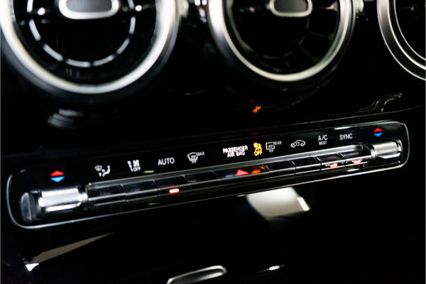 Mercedes-Benz A-Klasse 180 Business Solution AMG 136PK | NL AUTO+NAP | Pano | LED | Stoelverw. | Carplay | Night | Garantie