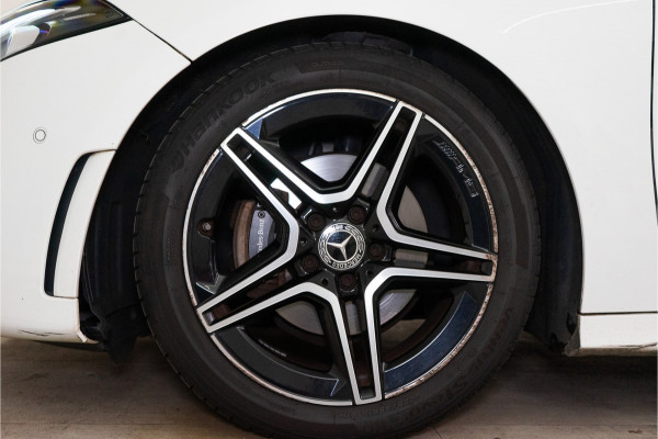 Mercedes-Benz A-Klasse 180 Business Solution AMG 136PK | NL AUTO+NAP | Pano | LED | Stoelverw. | Carplay | Night | Garantie