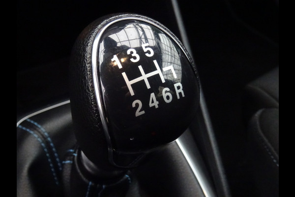 Ford Fiesta 1.0 EcoBoost Hybrid ACTIVE X * DEALER ONDERH. * CARPLAY !!