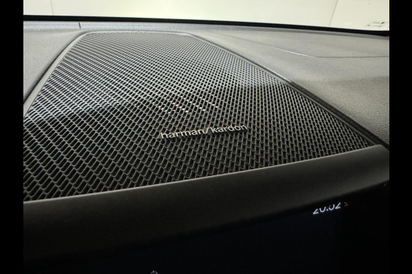 Volvo XC60 2.0 T8 Twin Engine AWD R-Design Luchtv. Pano H/K HUD 360°