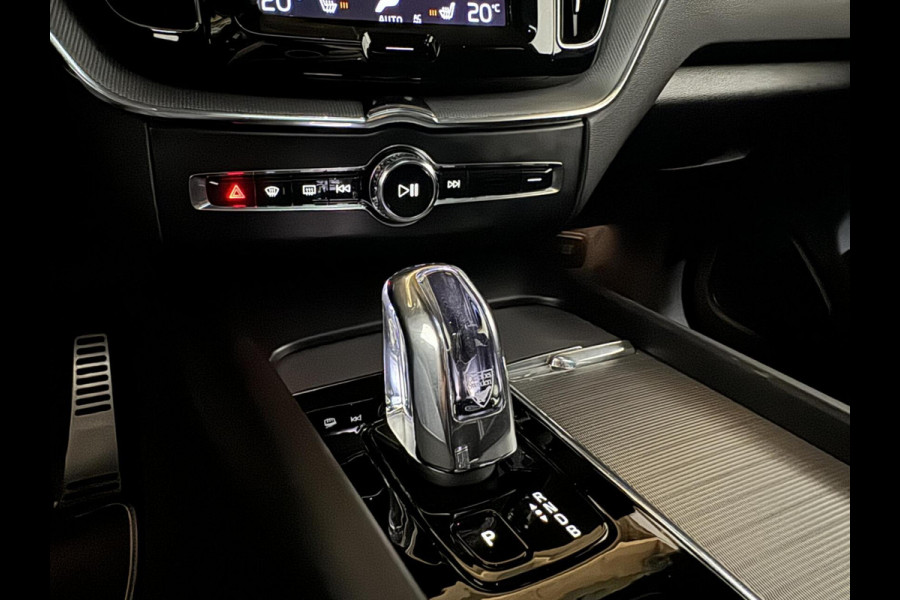 Volvo XC60 2.0 T8 Twin Engine AWD R-Design Luchtv. Pano H/K HUD 360°