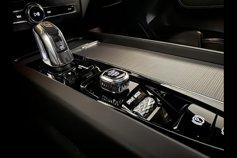 Volvo XC60 2.0 T8 Twin Engine AWD R-Design Luchtv. Pano H/K HUD 360°