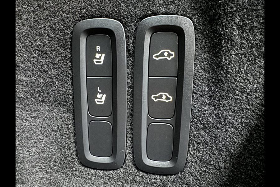 Volvo XC60 2.0 T8 Twin Engine AWD R-Design Luchtv. Pano H/K HUD 360°