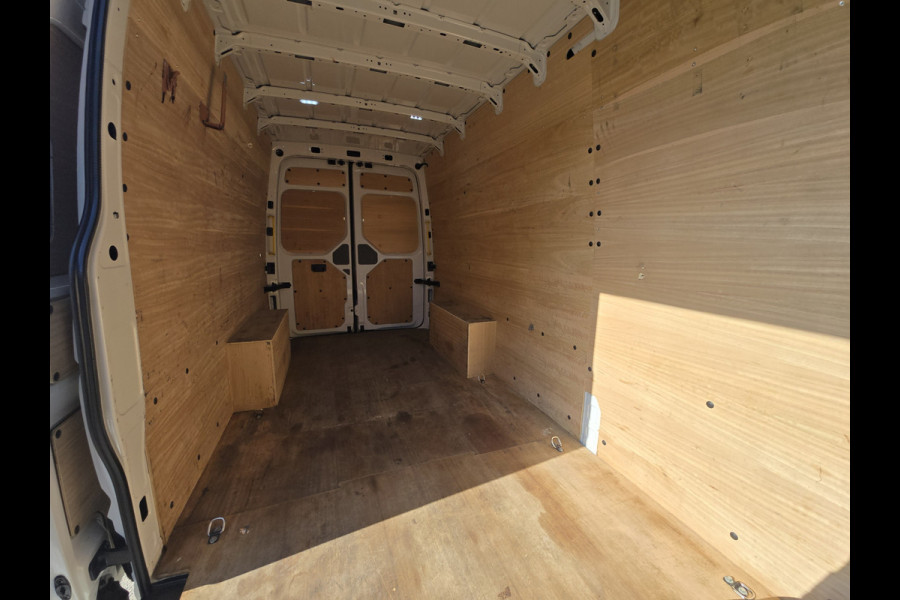 Volkswagen Crafter 35 2.0 TDI L4 H3 Comfortline - 140 Pk - Euro 6 - Airco - Cruise Control