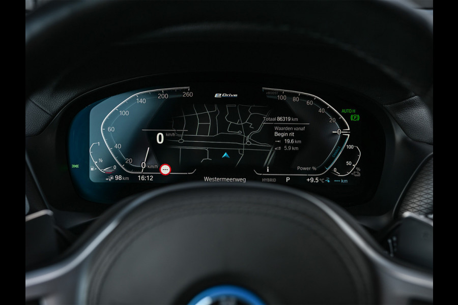 BMW X3 xDrive30e High Executive · M-Sport Pro · Comfort access · Head-up · Panoramadak · Adaptive cruise · Memory seats · Stuurverwarmi