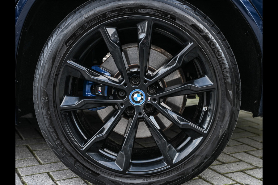 BMW X3 xDrive30e High Executive · M-Sport Pro · Comfort access · Head-up · Panoramadak · Adaptive cruise · Memory seats · Stuurverwarmi