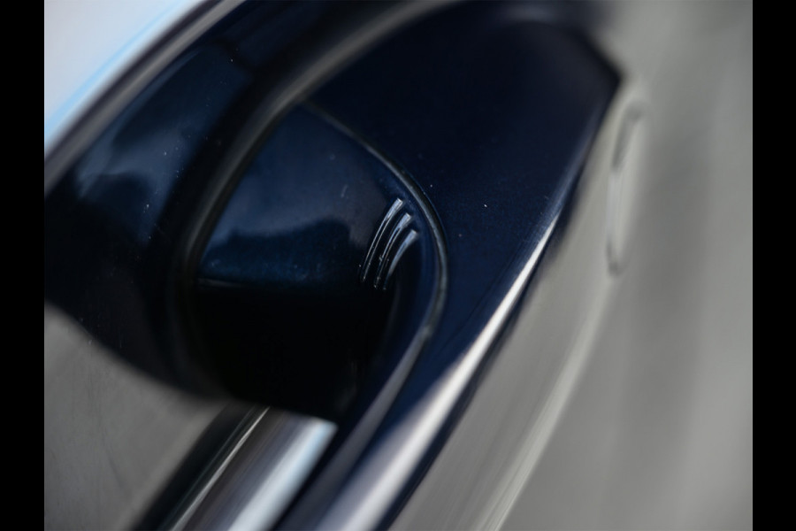 BMW X3 xDrive30e High Executive · M-Sport Pro · Comfort access · Head-up · Panoramadak · Adaptive cruise · Memory seats · Stuurverwarmi