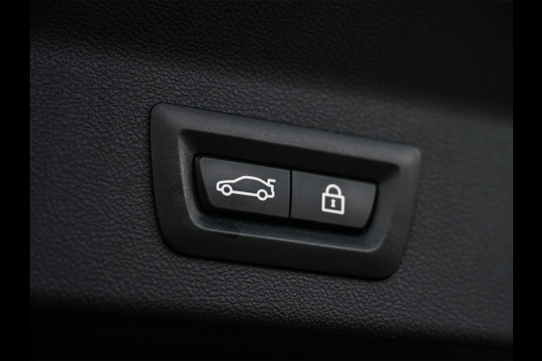 BMW X3 xDrive30e High Executive · M-Sport Pro · Comfort access · Head-up · Panoramadak · Adaptive cruise · Memory seats · Stuurverwarmi