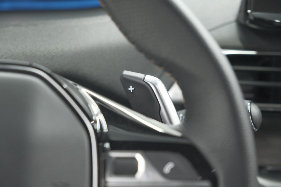 Peugeot 3008 1.2 Hybrid 136 GT | 360 Camera | Adaptieve Cruise Control | Elektrische Kofferklep | Stoelverwarming
