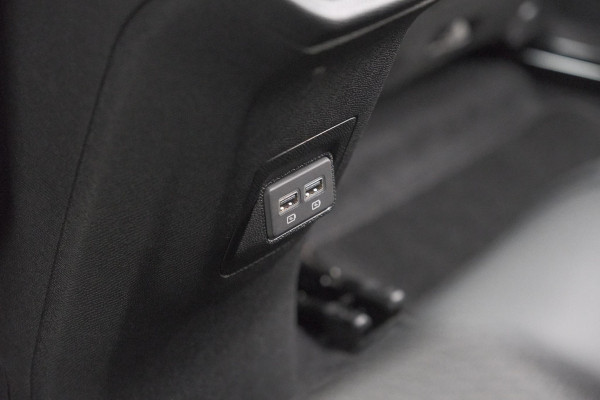 Peugeot 3008 1.2 Hybrid 136 GT | 360 Camera | Adaptieve Cruise Control | Elektrische Kofferklep | Stoelverwarming