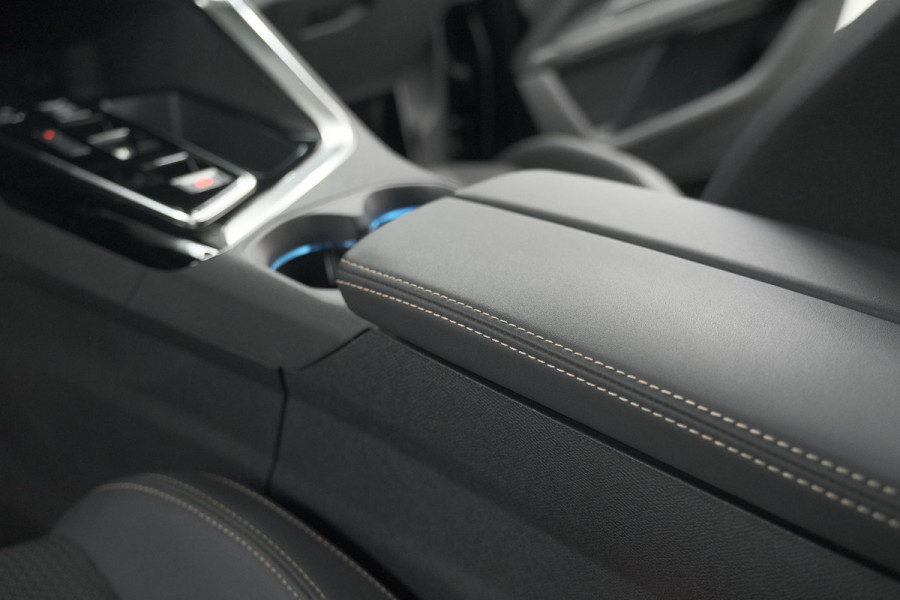 Peugeot 3008 1.2 Hybrid 136 GT | 360 Camera | Adaptieve Cruise Control | Elektrische Kofferklep | Stoelverwarming