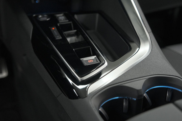 Peugeot 3008 1.2 Hybrid 136 GT | 360 Camera | Adaptieve Cruise Control | Elektrische Kofferklep | Stoelverwarming