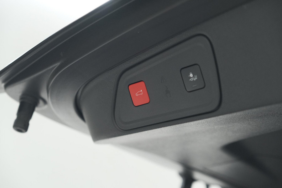 Peugeot 3008 1.2 Hybrid 136 GT | 360 Camera | Adaptieve Cruise Control | Elektrische Kofferklep | Stoelverwarming