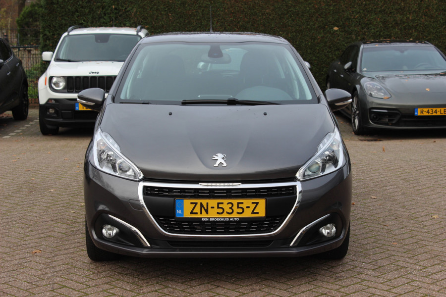 Peugeot 208 1.2 PureTech Signature 64.665 km! Navigatie / Parkeerhulp achter / 16'' / DAB / Bluetooth / Cruise Control