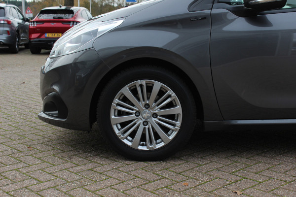 Peugeot 208 1.2 PureTech Signature 64.665 km! Navigatie / Parkeerhulp achter / 16'' / DAB / Bluetooth / Cruise Control