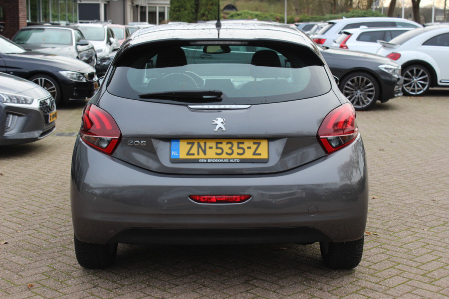 Peugeot 208 1.2 PureTech Signature 64.665 km! Navigatie / Parkeerhulp achter / 16'' / DAB / Bluetooth / Cruise Control