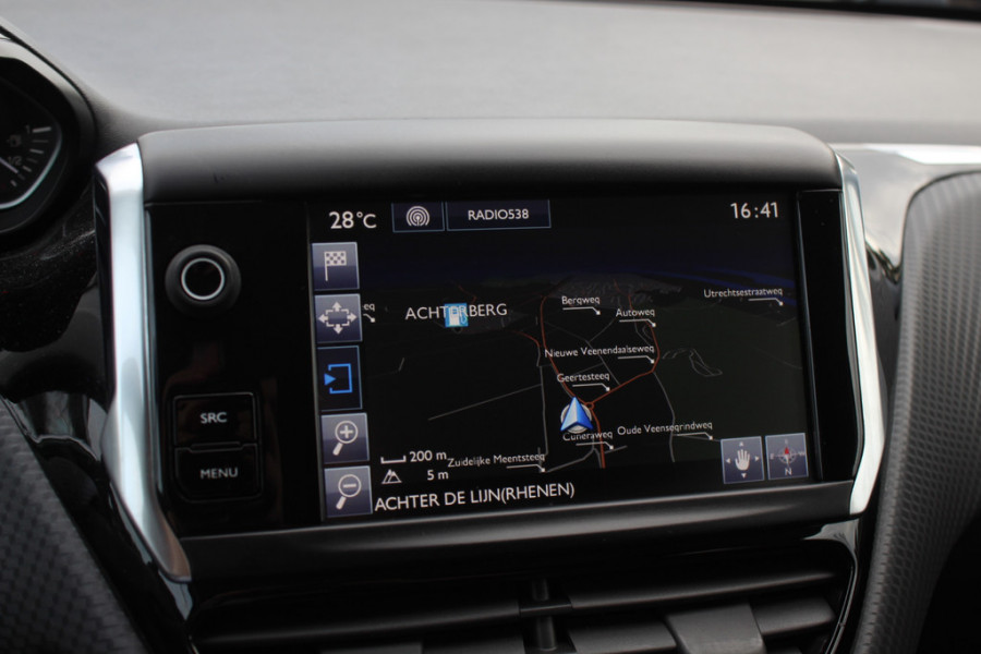 Peugeot 208 1.2 PureTech Signature 64.665 km! Navigatie / Parkeerhulp achter / 16'' / DAB / Bluetooth / Cruise Control