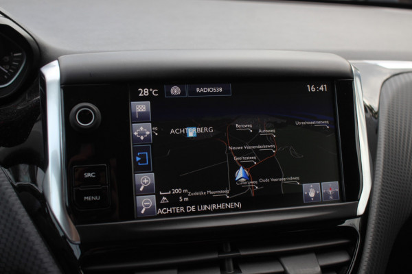 Peugeot 208 1.2 PureTech Signature 64.665 km! Navigatie / Parkeerhulp achter / 16'' / DAB / Bluetooth / Cruise Control