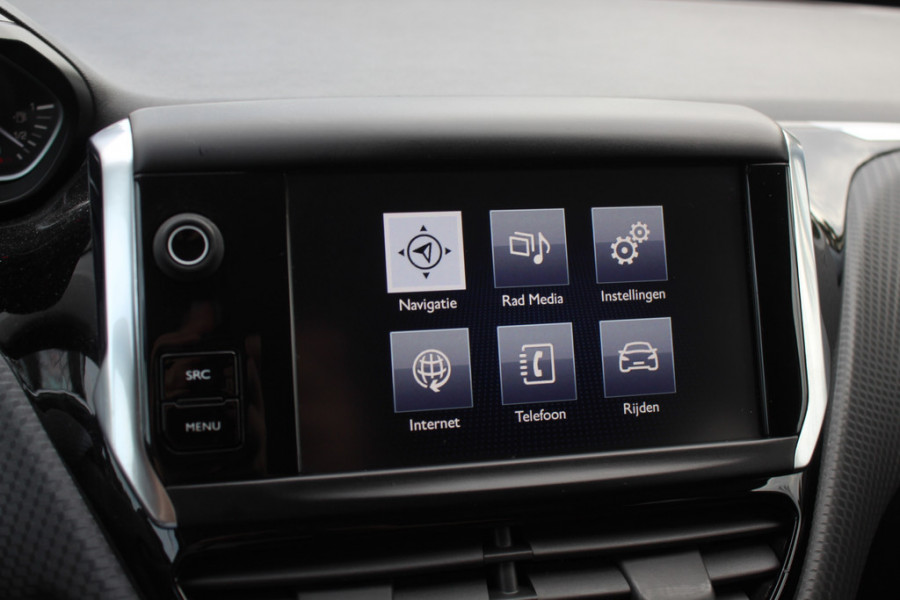 Peugeot 208 1.2 PureTech Signature 64.665 km! Navigatie / Parkeerhulp achter / 16'' / DAB / Bluetooth / Cruise Control