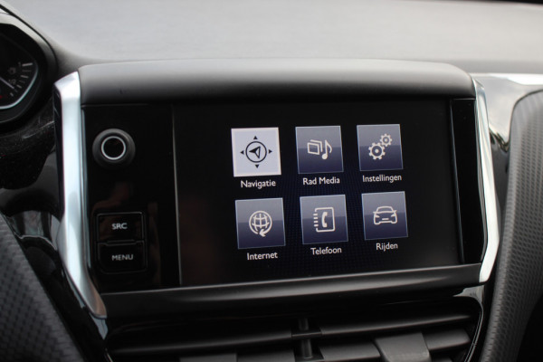 Peugeot 208 1.2 PureTech Signature 64.665 km! Navigatie / Parkeerhulp achter / 16'' / DAB / Bluetooth / Cruise Control