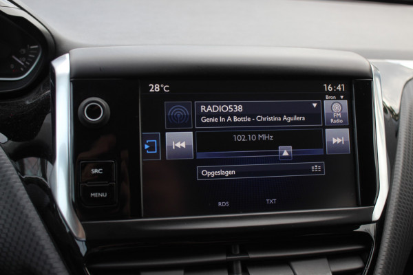 Peugeot 208 1.2 PureTech Signature 64.665 km! Navigatie / Parkeerhulp achter / 16'' / DAB / Bluetooth / Cruise Control