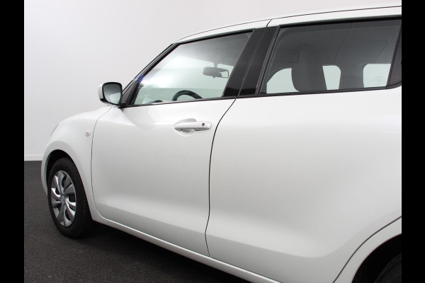 Suzuki Swift 1.2 Hybrid Club | Airco | Cruise Control Adaptive | Bluetooth | 5 deurs