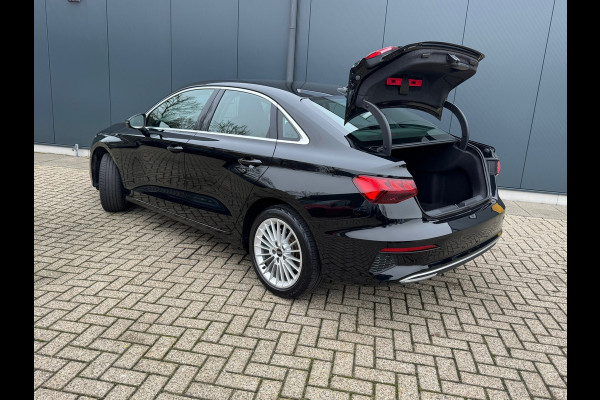 Audi A3 Limousine 30 TFSI Advanced edition * Navigatie * Parkeersensoren * Sportstoelen * Cruise Control *
