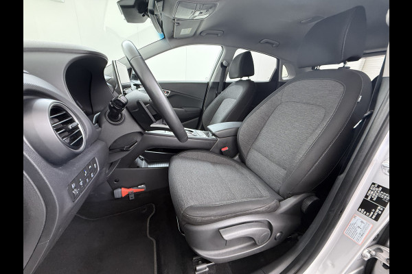 Hyundai Kona EV 64kWh SOH-100% Warmtepomp Adaptive-Cruise Head-Up Display 1/2 Leer Krell®-Hifi Apple Carplay Android Adap.Cruise Camera Navi  Keyless Privacy Glas DAB Led Blind Spot Lane Assist Origineel Nederlandse Auto