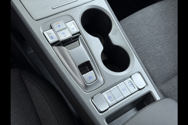 Hyundai Kona EV 64kWh SOH-100% Warmtepomp Adaptive-Cruise Head-Up Display 1/2 Leer Krell®-Hifi Apple Carplay Android Adap.Cruise Camera Navi  Keyless Privacy Glas DAB Led Blind Spot Lane Assist Origineel Nederlandse Auto