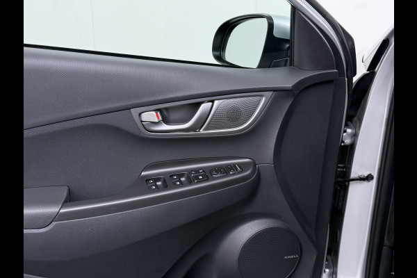 Hyundai Kona EV 64kWh SOH-100% Warmtepomp Adaptive-Cruise Head-Up Display 1/2 Leer Krell®-Hifi Apple Carplay Android Adap.Cruise Camera Navi  Keyless Privacy Glas DAB Led Blind Spot Lane Assist Origineel Nederlandse Auto