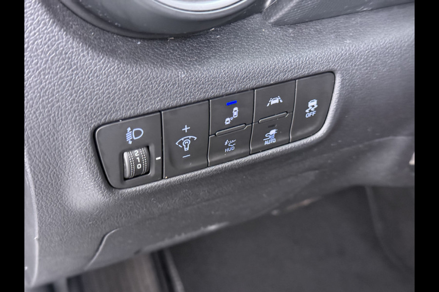 Hyundai Kona EV 64kWh SOH-100% Warmtepomp Adaptive-Cruise Head-Up Display 1/2 Leer Krell®-Hifi Apple Carplay Android Adap.Cruise Camera Navi  Keyless Privacy Glas DAB Led Blind Spot Lane Assist Origineel Nederlandse Auto