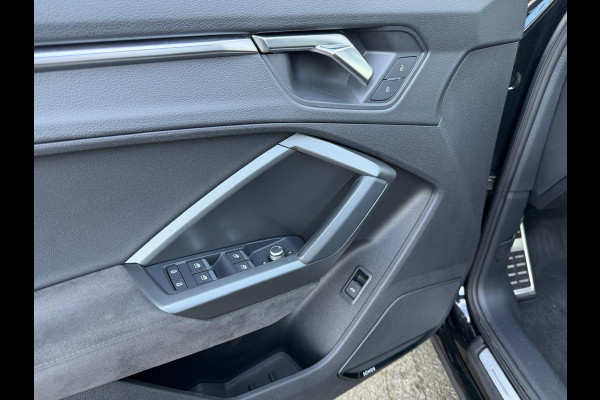 Audi RSQ3 Sportback TFSI Panorama / Led / Lane assist