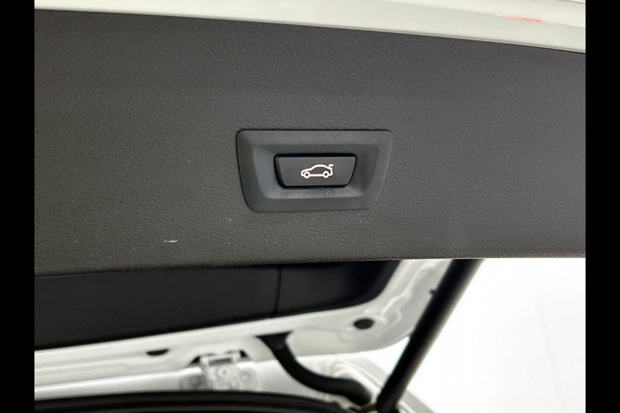 BMW X1 xDrive25e Exe. 221PK M Sport PLUG-In NAV | TREKHAAK | SFEERVERLICHTING