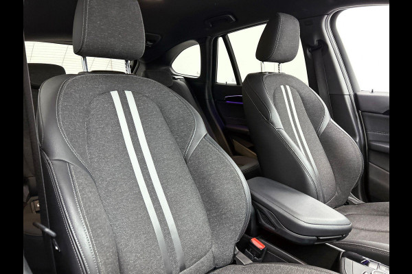 BMW X1 xDrive25e Exe. 221PK M Sport PLUG-In NAV | TREKHAAK | SFEERVERLICHTING