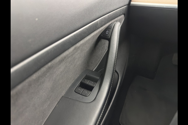 Tesla Model 3 Standard RWD Plus 60 kWh [ 3-Fase ] (INCL-BTW) Aut. *PANO | AUTO-PILOT | LEATHER | KEYLESS | FULL-LED | MEMORY-PACK | TOP-VIEW | DAB | CARPLAY | DIGI-COCKPIT | LANE-ASSIST | COMFORT-SEATS | 18"ALU*