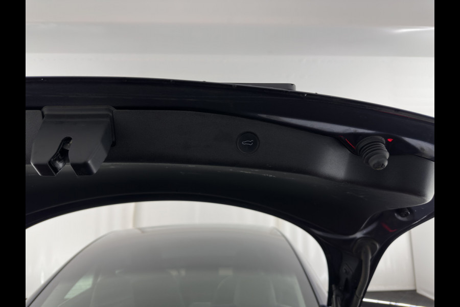 Tesla Model 3 Standard RWD Plus 60 kWh [ 3-Fase ] (INCL-BTW) Aut. *PANO | AUTO-PILOT | LEATHER | KEYLESS | FULL-LED | MEMORY-PACK | TOP-VIEW | DAB | CARPLAY | DIGI-COCKPIT | LANE-ASSIST | COMFORT-SEATS | 18"ALU*