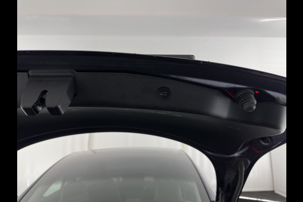 Tesla Model 3 Standard RWD Plus 60 kWh [ 3-Fase ] (INCL-BTW) Aut. *PANO | AUTO-PILOT | LEATHER | KEYLESS | FULL-LED | MEMORY-PACK | TOP-VIEW | DAB | CARPLAY | DIGI-COCKPIT | LANE-ASSIST | COMFORT-SEATS | 18"ALU*