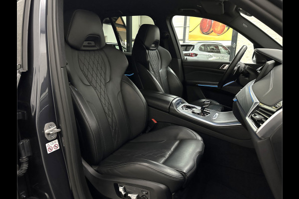 BMW X5 45e M-Stoelen | M-Performance | 360 Camera | ACC | Indiv. Leder | Harman-Kardon | Laser-LED | Keyless-Entry | Stoelventilatie | Head-Up | Memory | 21'' | Sfeerverlichting | Trekhaak | Luchtvering | Rij-Assistent Pro | Carplay | Black-Optic | Draadloos Laden.