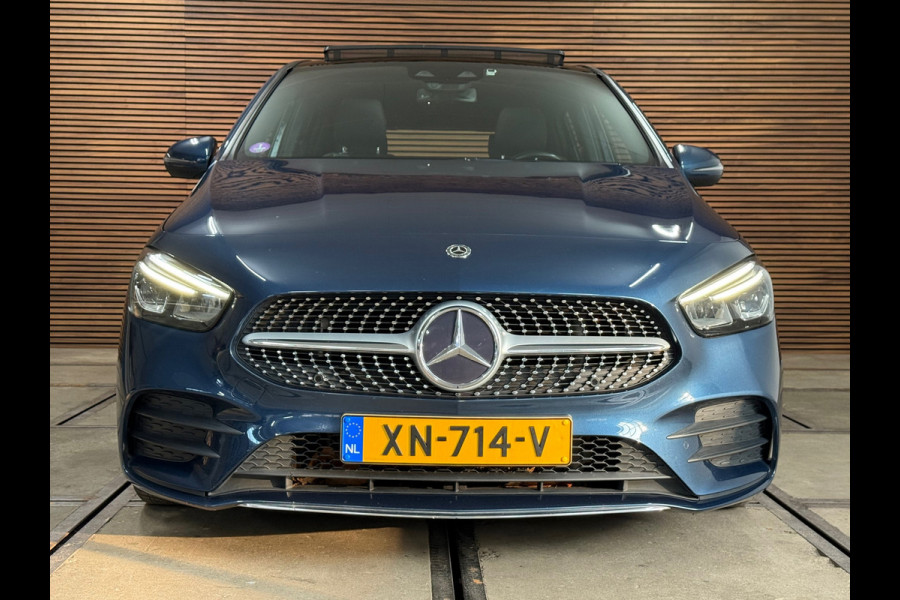 Mercedes-Benz B-Klasse 180 Business Solution AMG | Pano | Alcantara | 18' inch | DAB | Navigatie | Camera