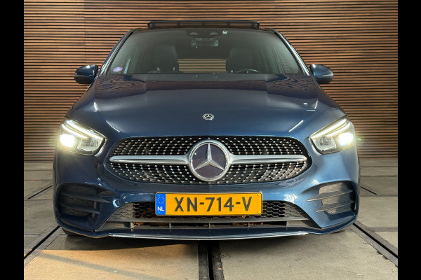 Mercedes-Benz B-Klasse 180 Business Solution AMG | Pano | Alcantara | 18' inch | DAB | Navigatie | Camera