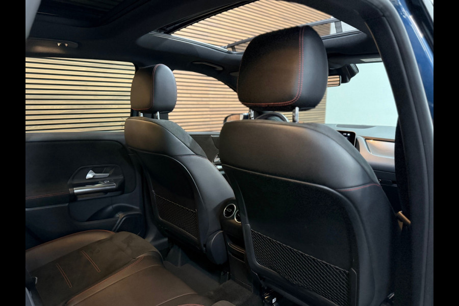 Mercedes-Benz B-Klasse 180 Business Solution AMG | Pano | Alcantara | 18' inch | DAB | Navigatie | Camera