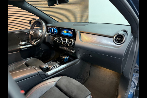 Mercedes-Benz B-Klasse 180 Business Solution AMG | Pano | Alcantara | 18' inch | DAB | Navigatie | Camera