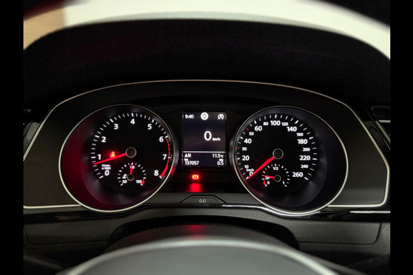 Volkswagen Passat Variant 1.4 TSI ACT Highline | Pano | Navi | Massagestoel | Camera | LED | Adaptive Cruise