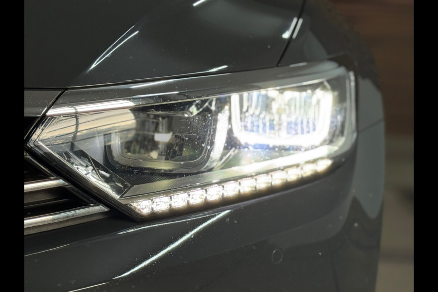 Volkswagen Passat Variant 1.4 TSI ACT Highline | Pano | Navi | Massagestoel | Camera | LED | Adaptive Cruise